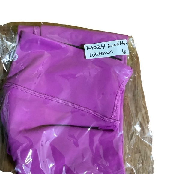 Lululemon Wunder Under Crop III Sz 6 (Reversible) Black / Ultra Violet - Picture 13 of 13